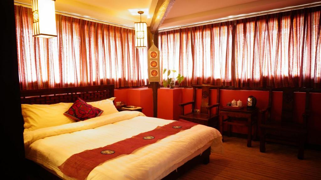 Lijiang Wangjia Courtyard Inn Room photo
